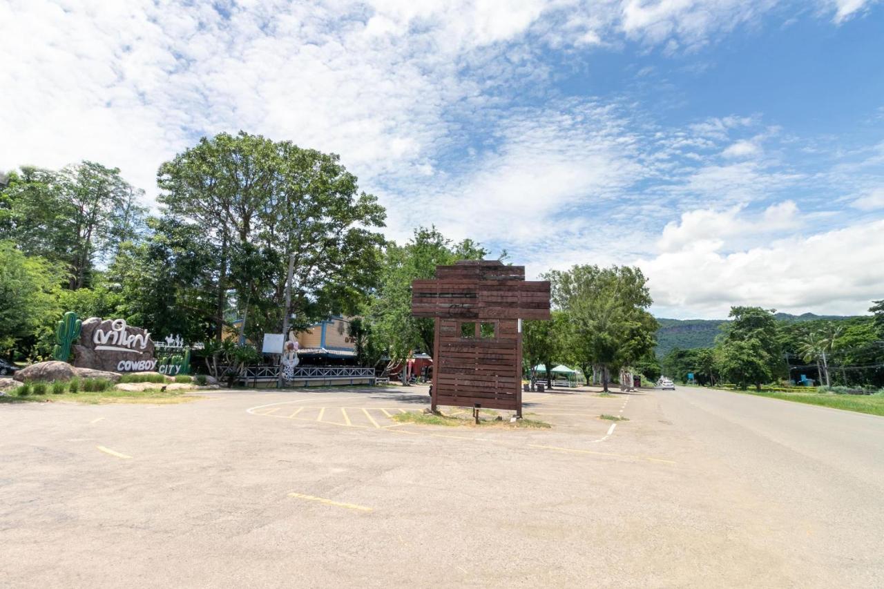 Capital O 1110 Khaoyai Cowboy City Resort Mu Si Exterior photo